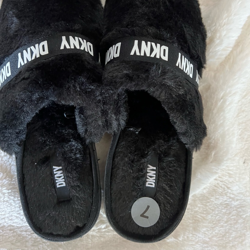 DKNY Plush Black Slippers with Logo Strap
